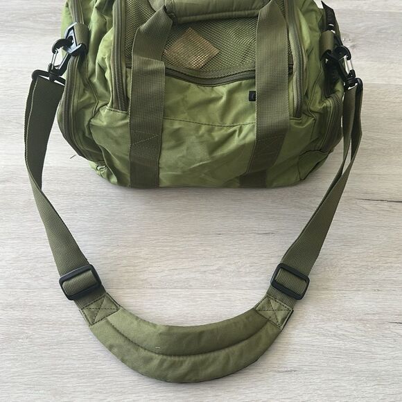 Cabela’s Catch All Gear Bag Green OS NWT - Picture 5 of 7